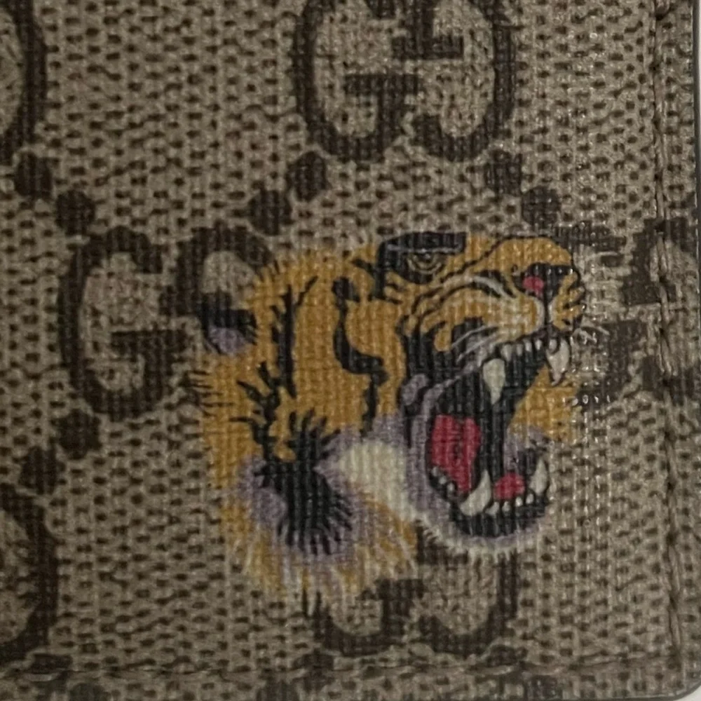 Gucci GG Supreme Monogram Tiger Print Card Holder Ltd Ed Dust bag,Box